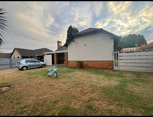 3 BEDROOM HOUSE FOR SALE IN VANDERBIJLPARK CE 1